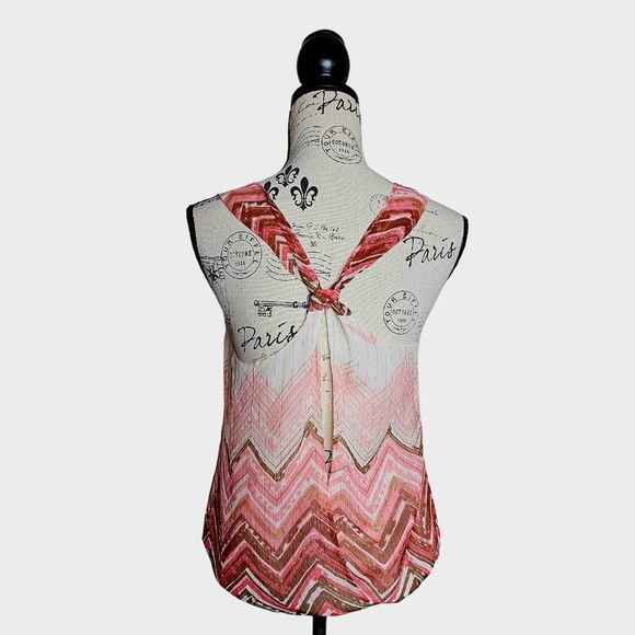 Guess Chevron Coral Sleeveless Top Size Medium - Picture 4 of 14
